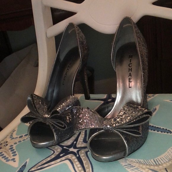 Sparkly bow Michael Shannon heels ❤️💫💥 - Picture 2 of 5